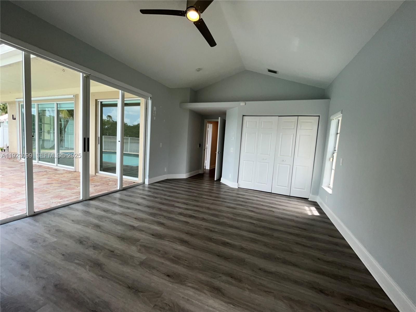 1127 Laguna Spgs Dr Weston, FL 33326