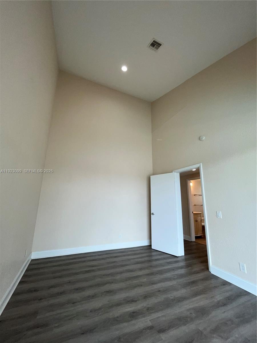 1127 Laguna Spgs Dr Weston, FL 33326