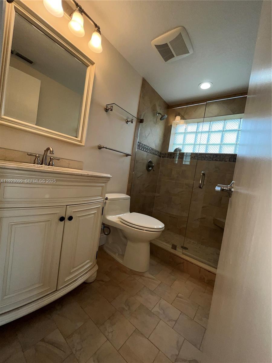 1127 Laguna Spgs Dr Weston, FL 33326