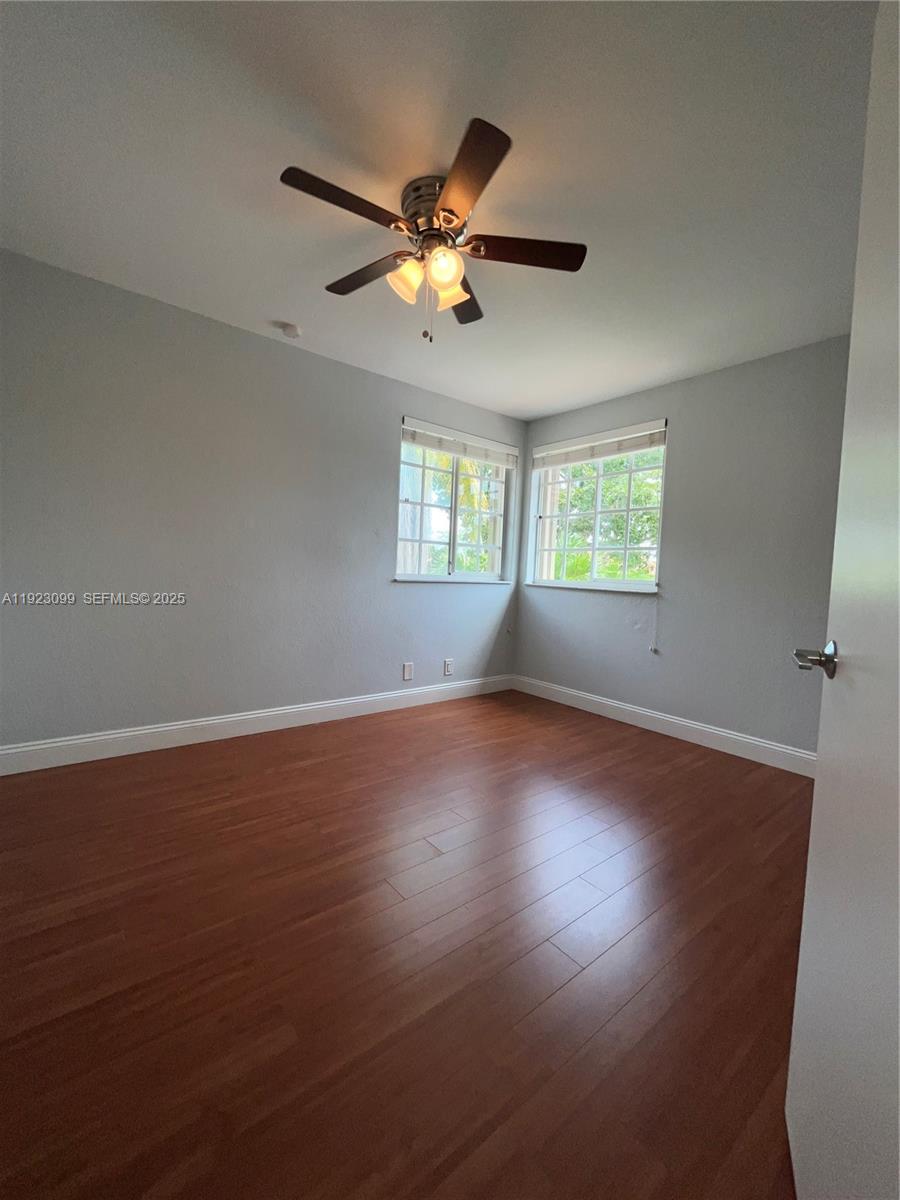 1127 Laguna Spgs Dr Weston, FL 33326