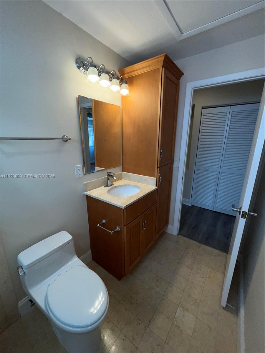 1127 Laguna Spgs Dr Weston, FL 33326