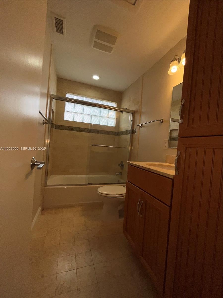 1127 Laguna Spgs Dr Weston, FL 33326