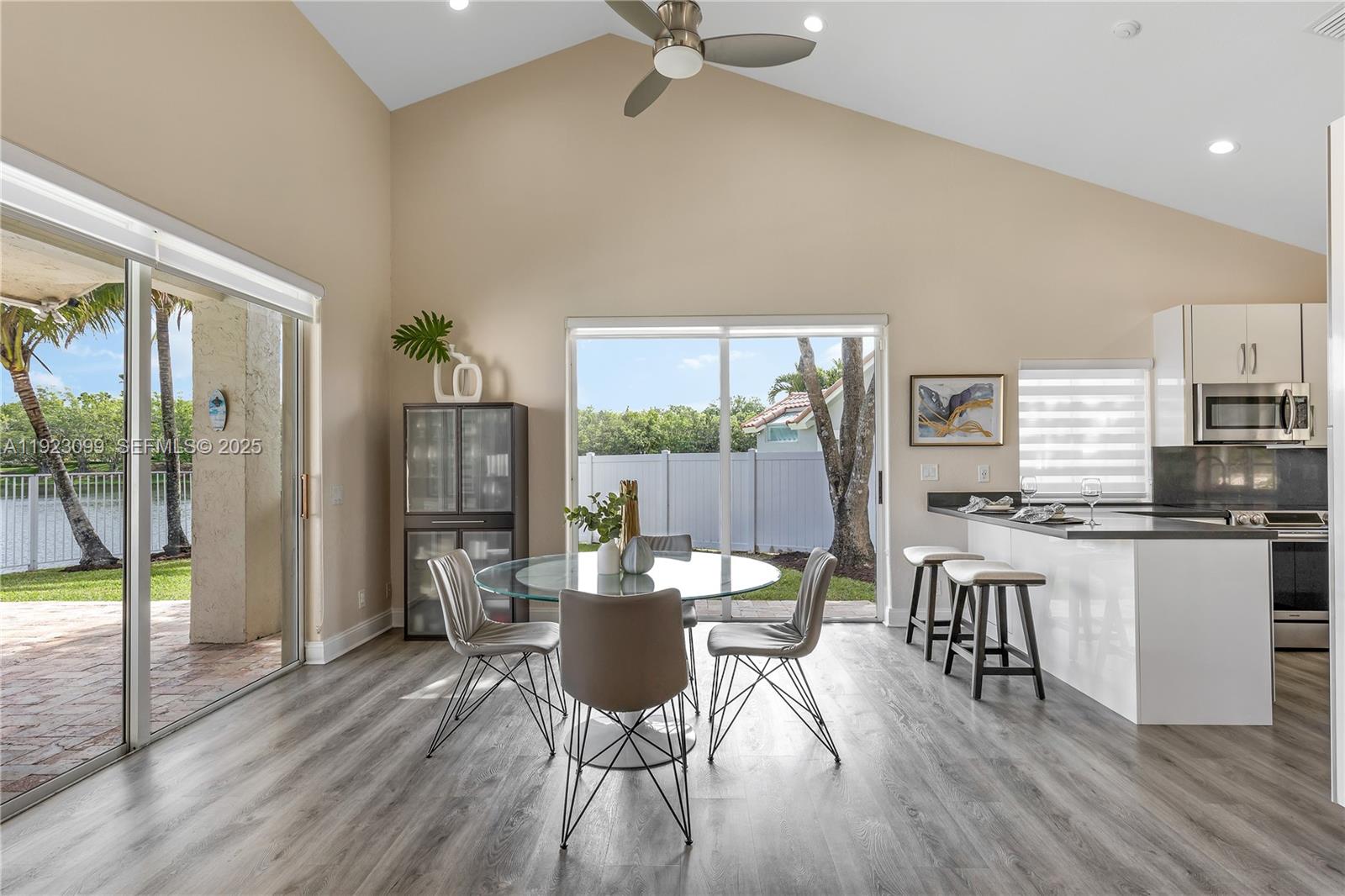 1127 Laguna Spgs Dr Weston, FL 33326