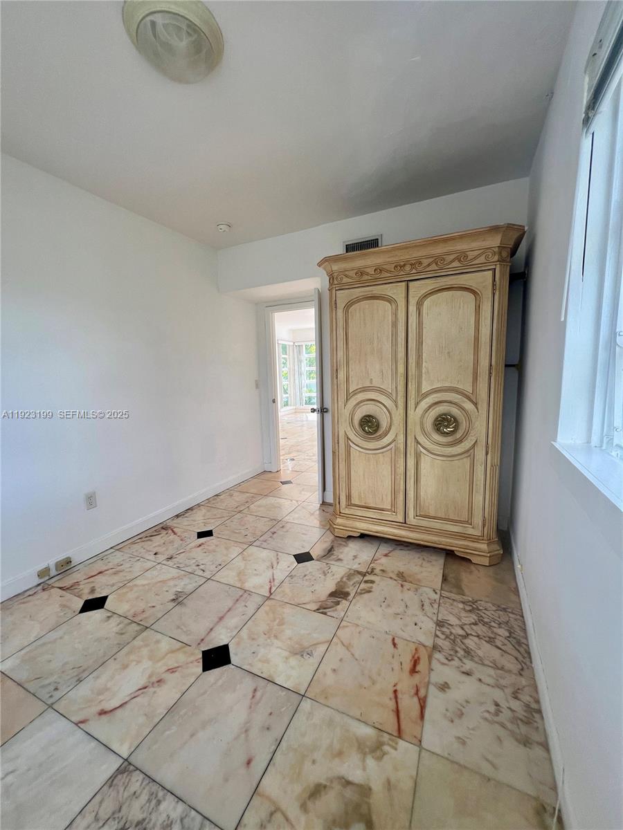 9350 E Bay Hbr Dr #6 Bay Harbor Islands, FL 33154