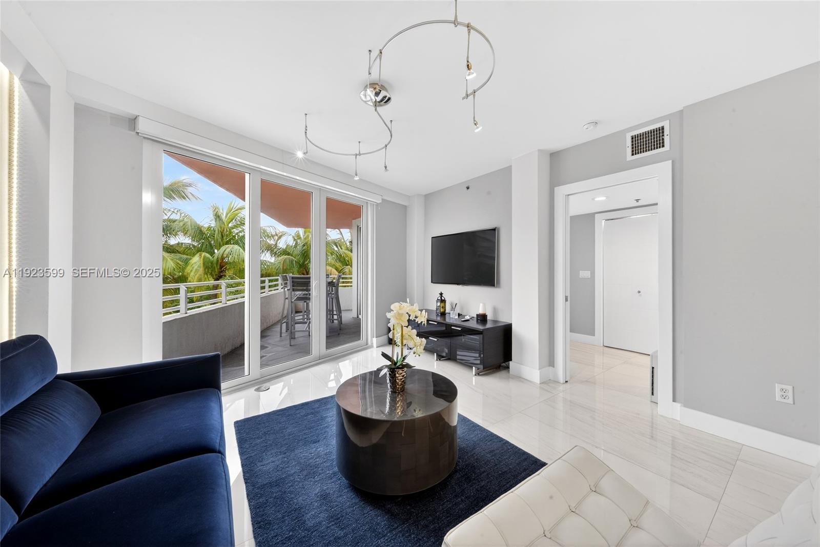 226 Ocean Dr #3C Miami Beach, FL 33139