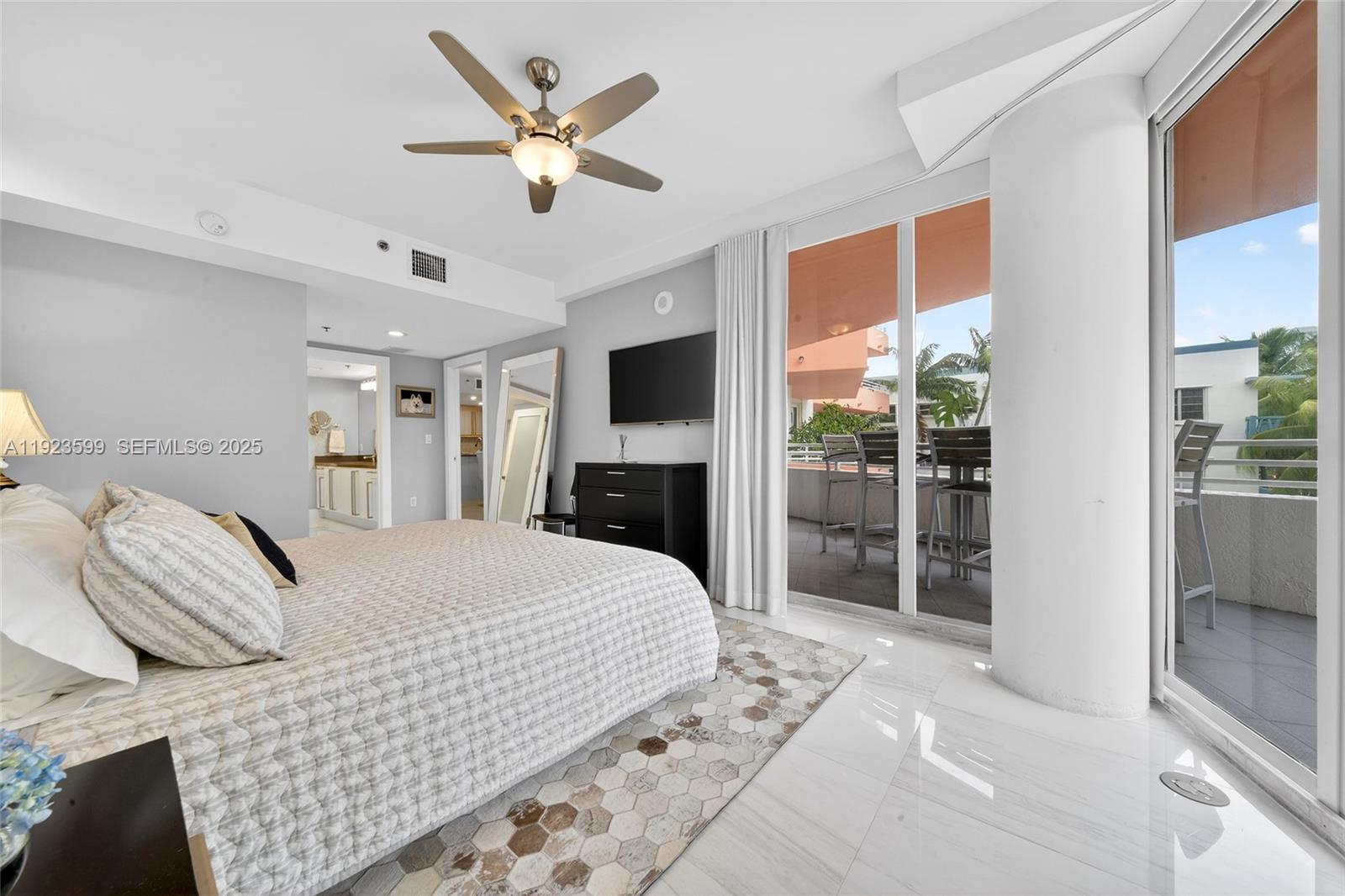 226 Ocean Dr #3C Miami Beach, FL 33139