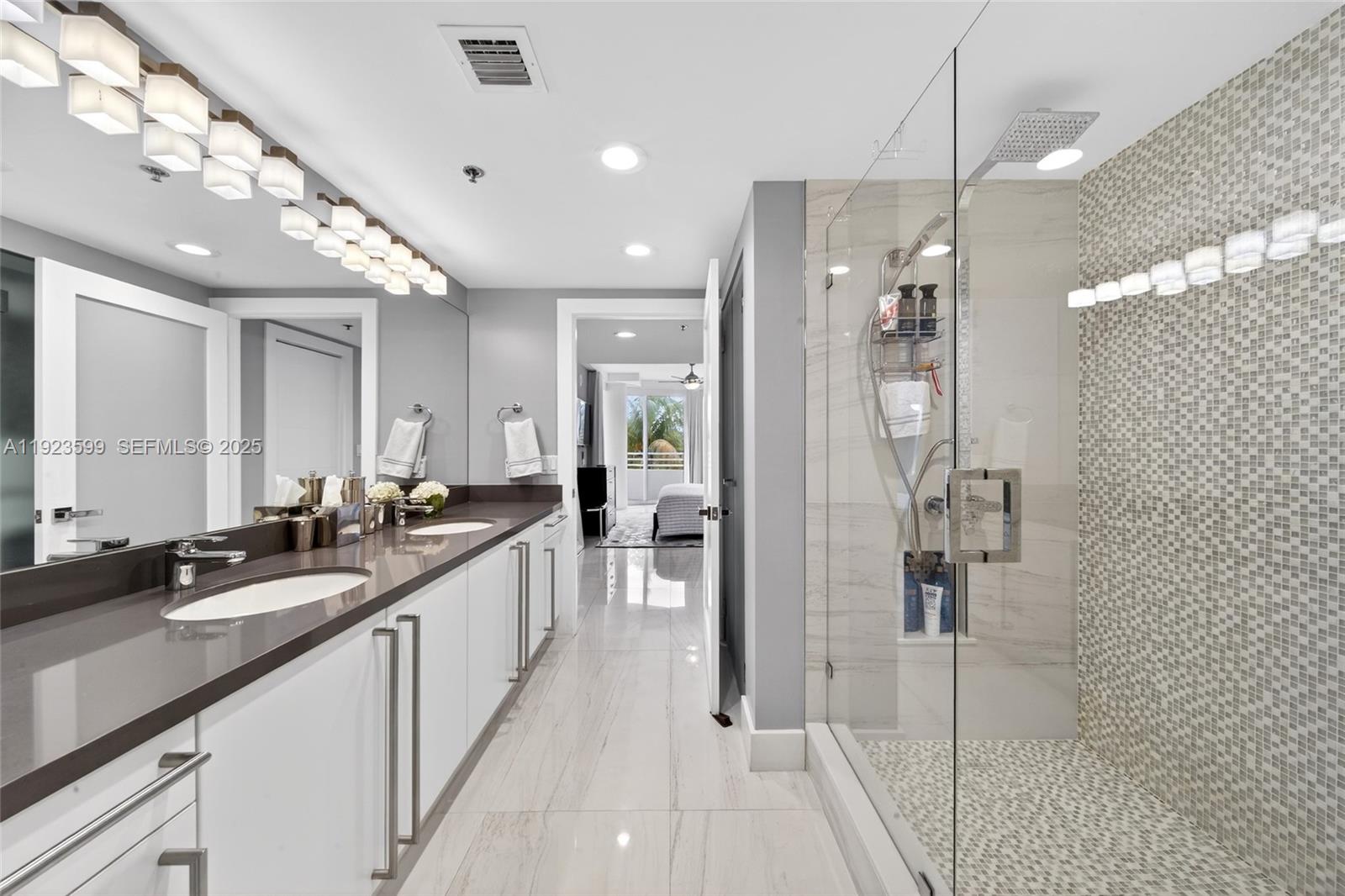 226 Ocean Dr #3C Miami Beach, FL 33139