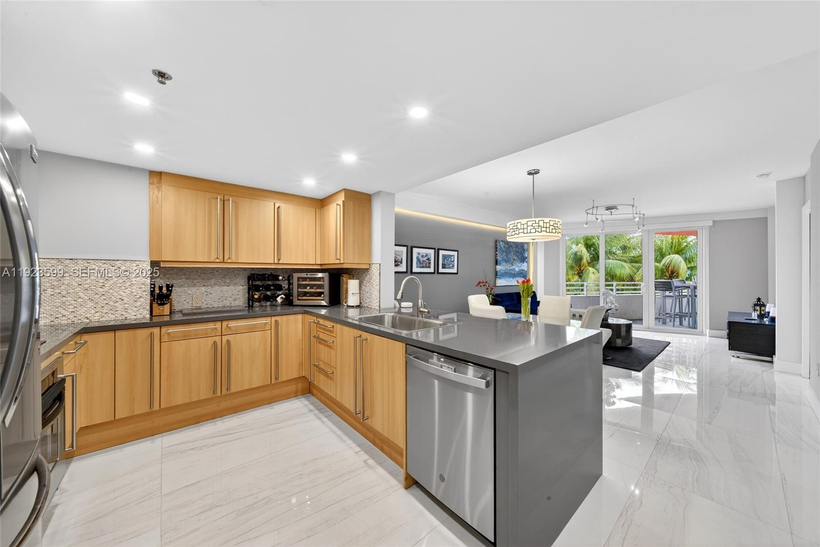 226 Ocean Dr #3C Miami Beach, FL 33139