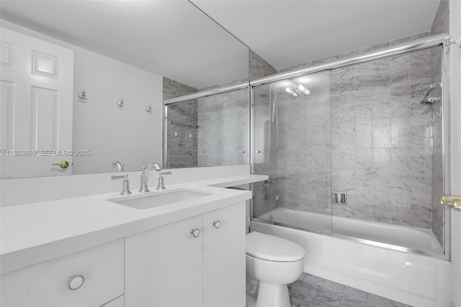 800 Claughton Is Dr #1202 Miami, FL 33131