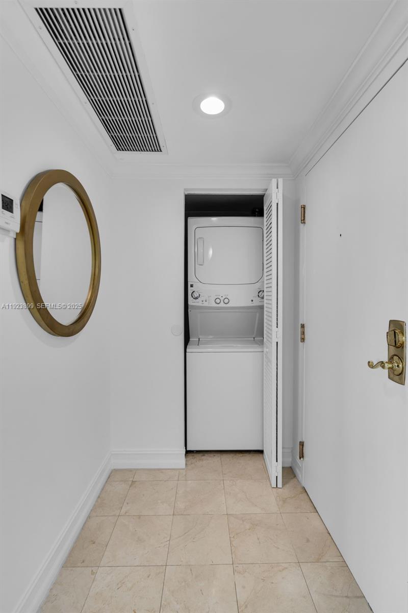 800 Claughton Is Dr #1202 Miami, FL 33131