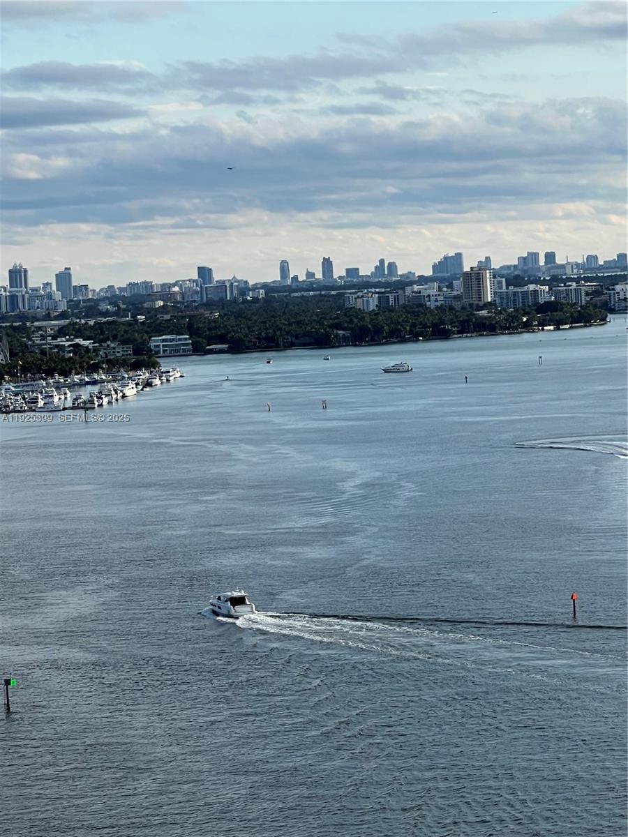 300 SE Bayview Dr #2114