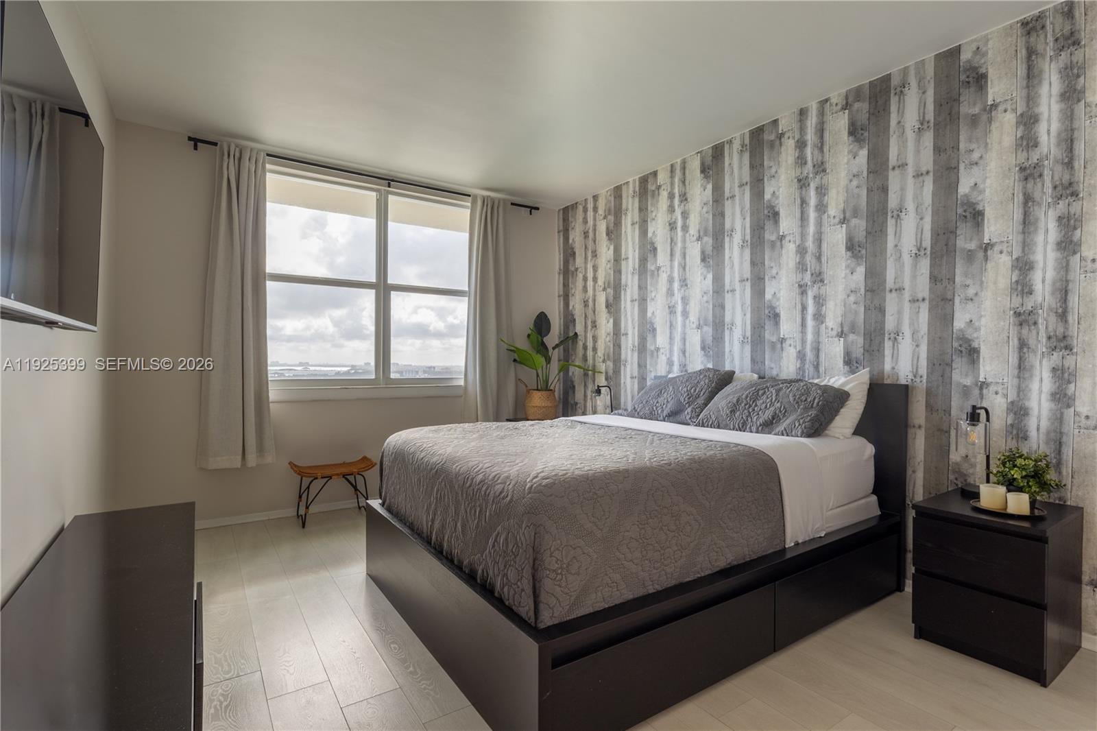 image Arlen House Condo9