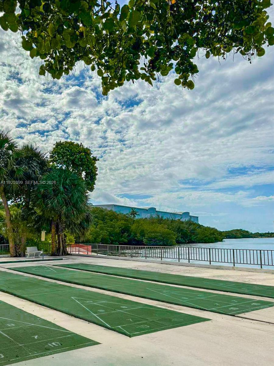 image Arlen House Condo17