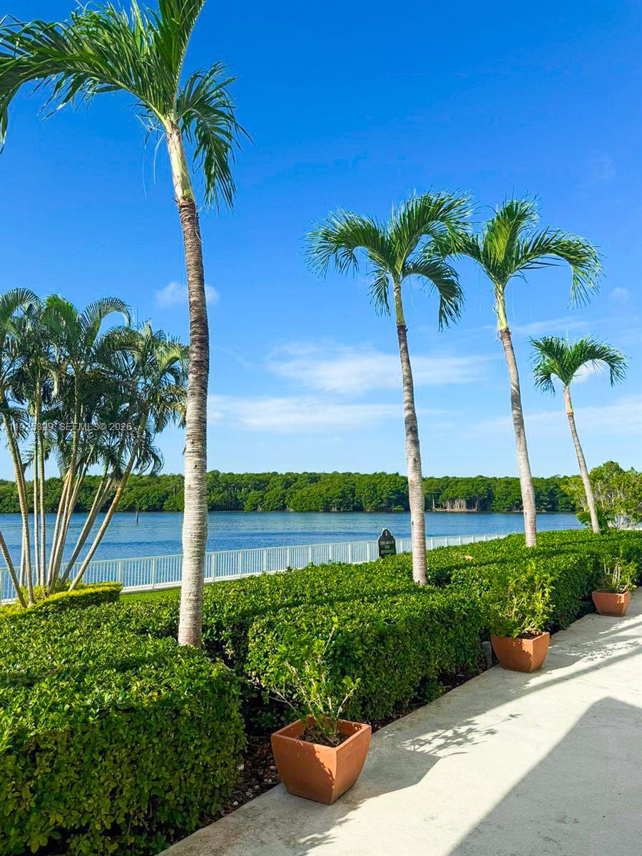 image Arlen House Condo22