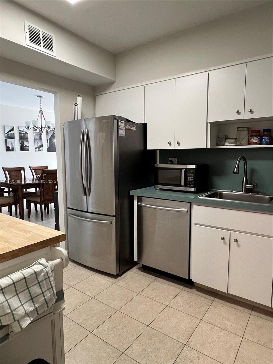 300 SE Bayview Dr #2114 Sunny Isles Beach, FL 33160