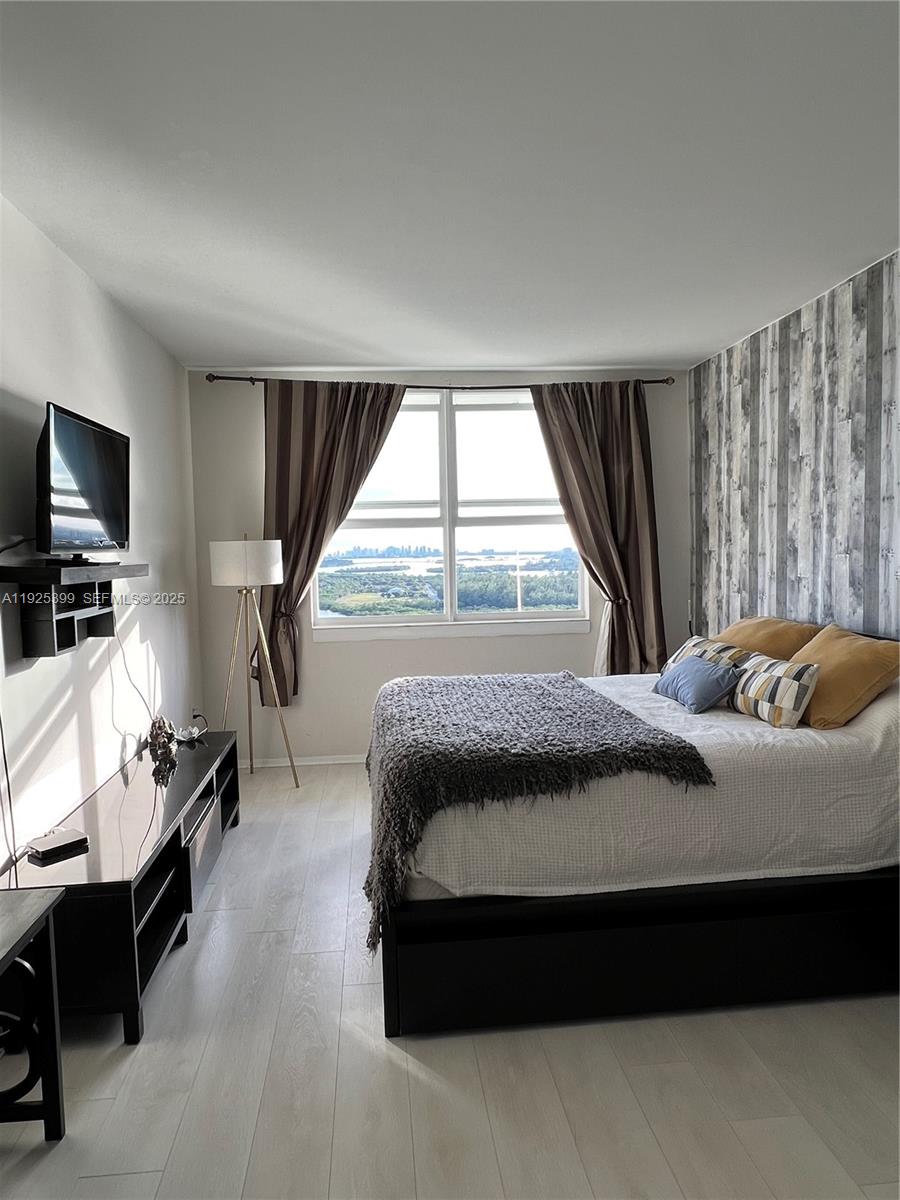 300 SE Bayview Dr #2114 Sunny Isles Beach, FL 33160