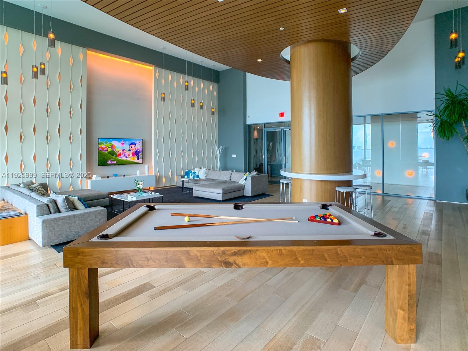 460 NE 28th St #2006 Miami, FL 33137