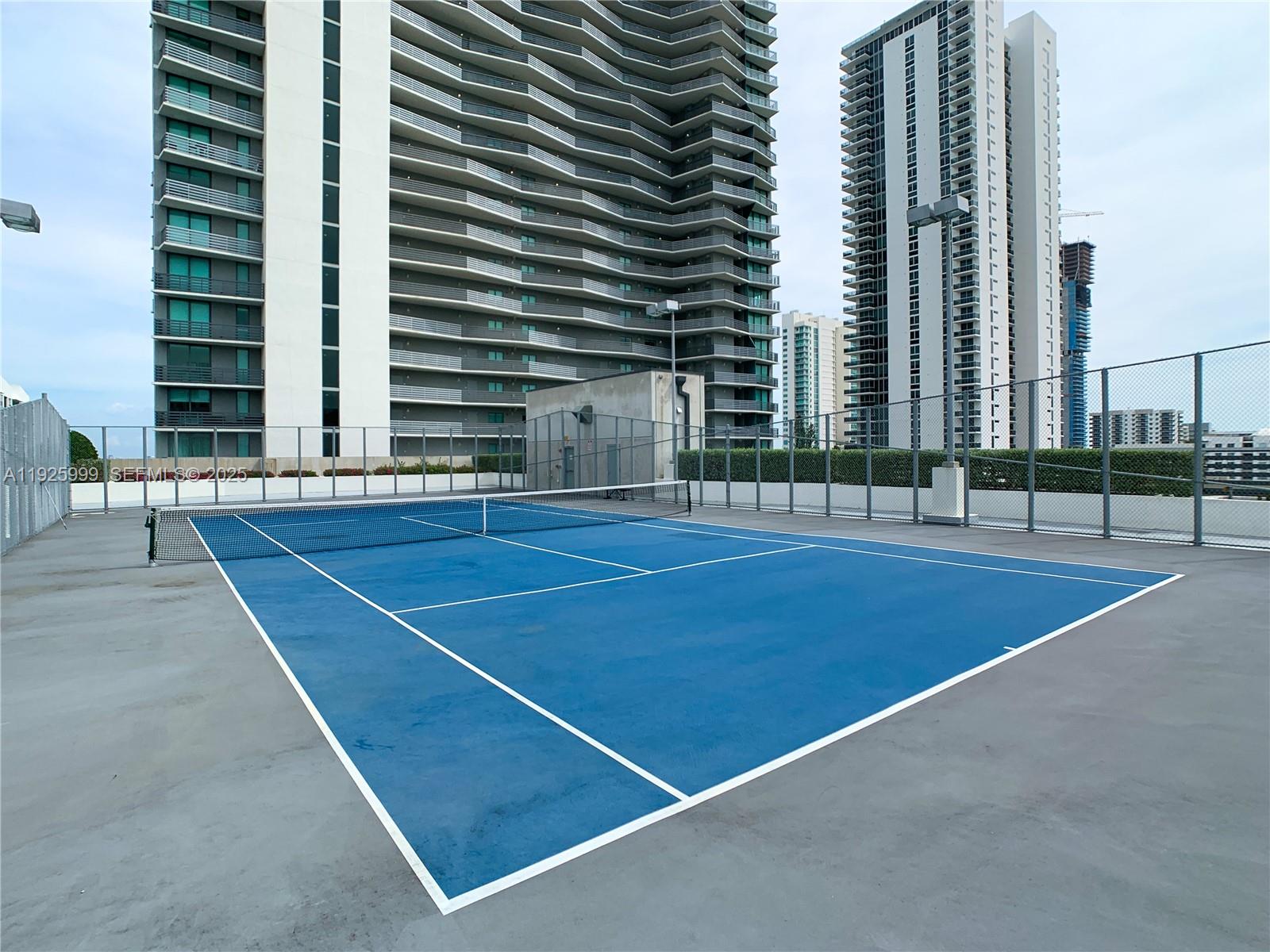 460 NE 28th St #2006 Miami, FL 33137