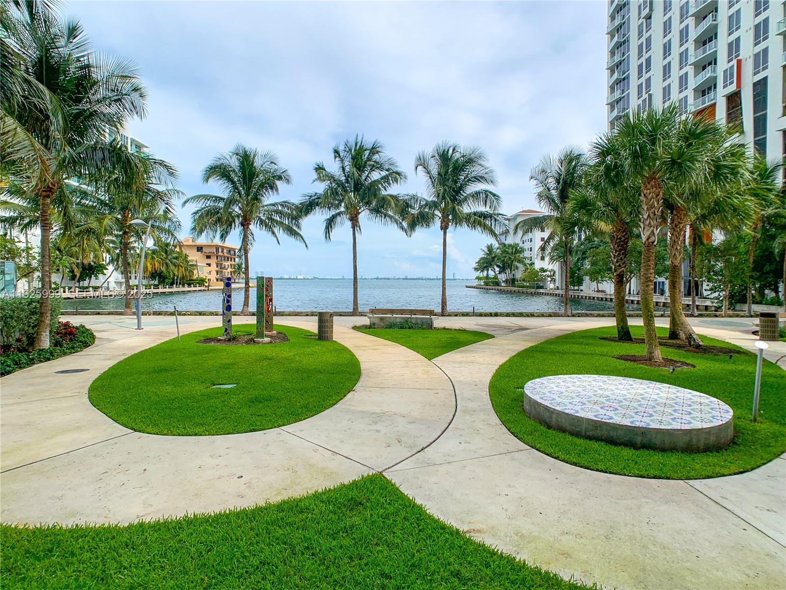 460 NE 28th St #2006 Miami, FL 33137