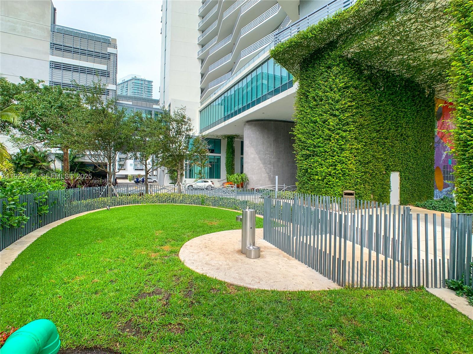 460 NE 28th St #2006 Miami, FL 33137