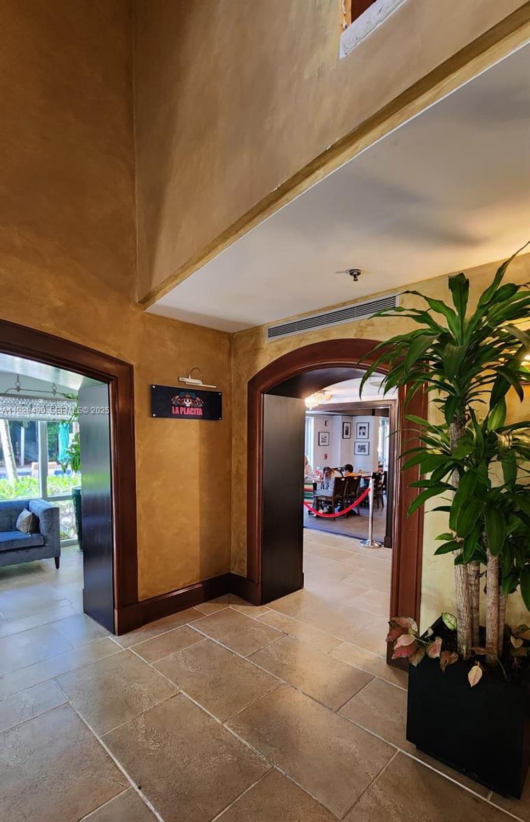 2951 S Bayshore Dr #1012 Miami, FL 33133