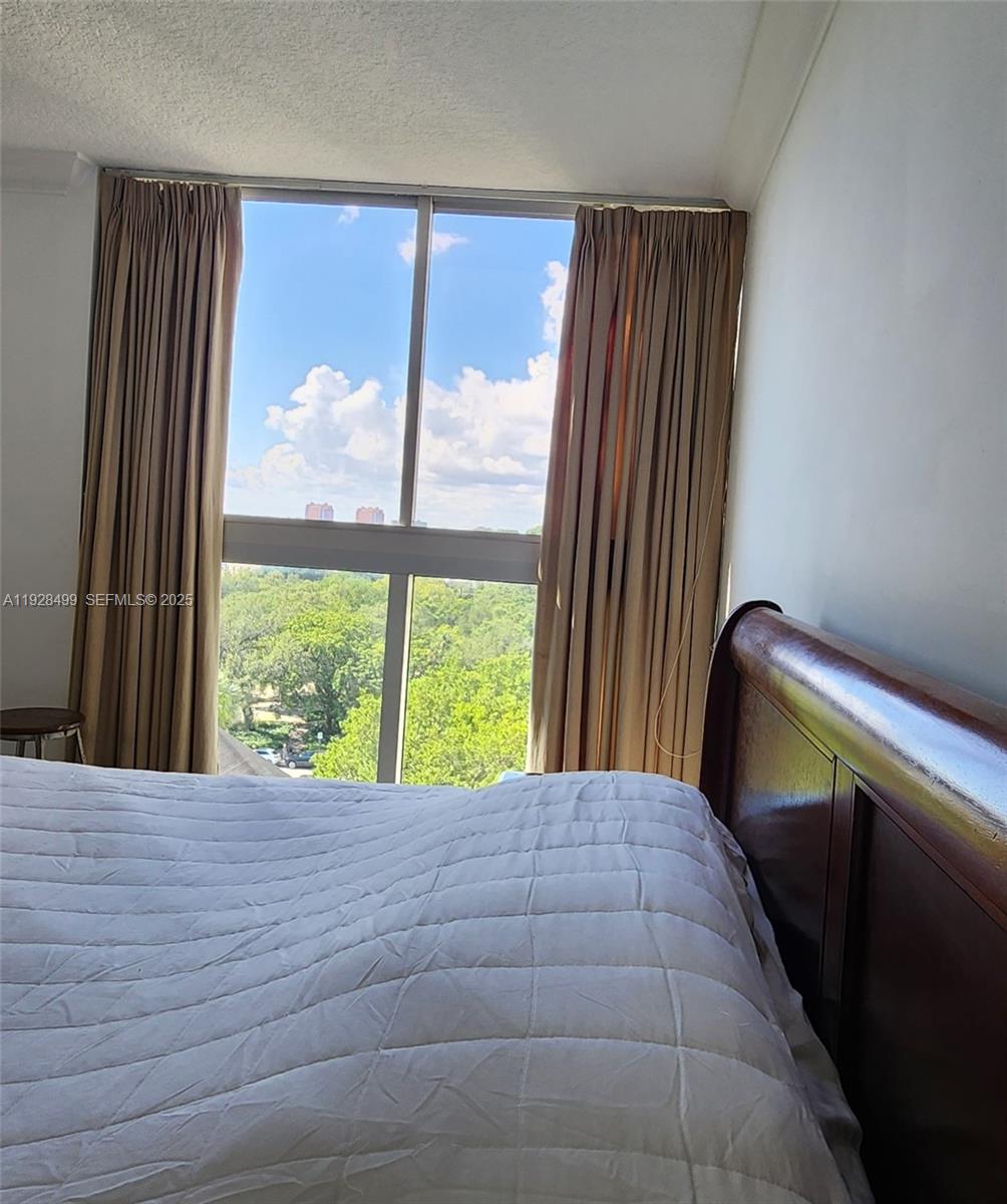 2951 S Bayshore Dr #1012 Miami, FL 33133