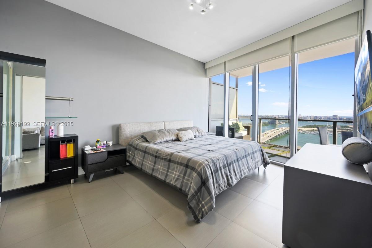 1100 Biscayne Blvd #3104 Miami, FL 33132