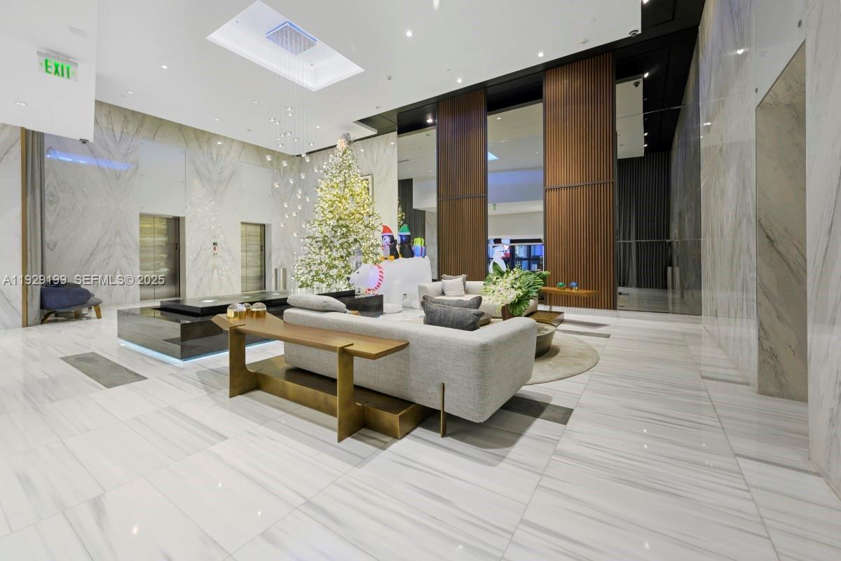 1100 Biscayne Blvd #3104 Miami, FL 33132