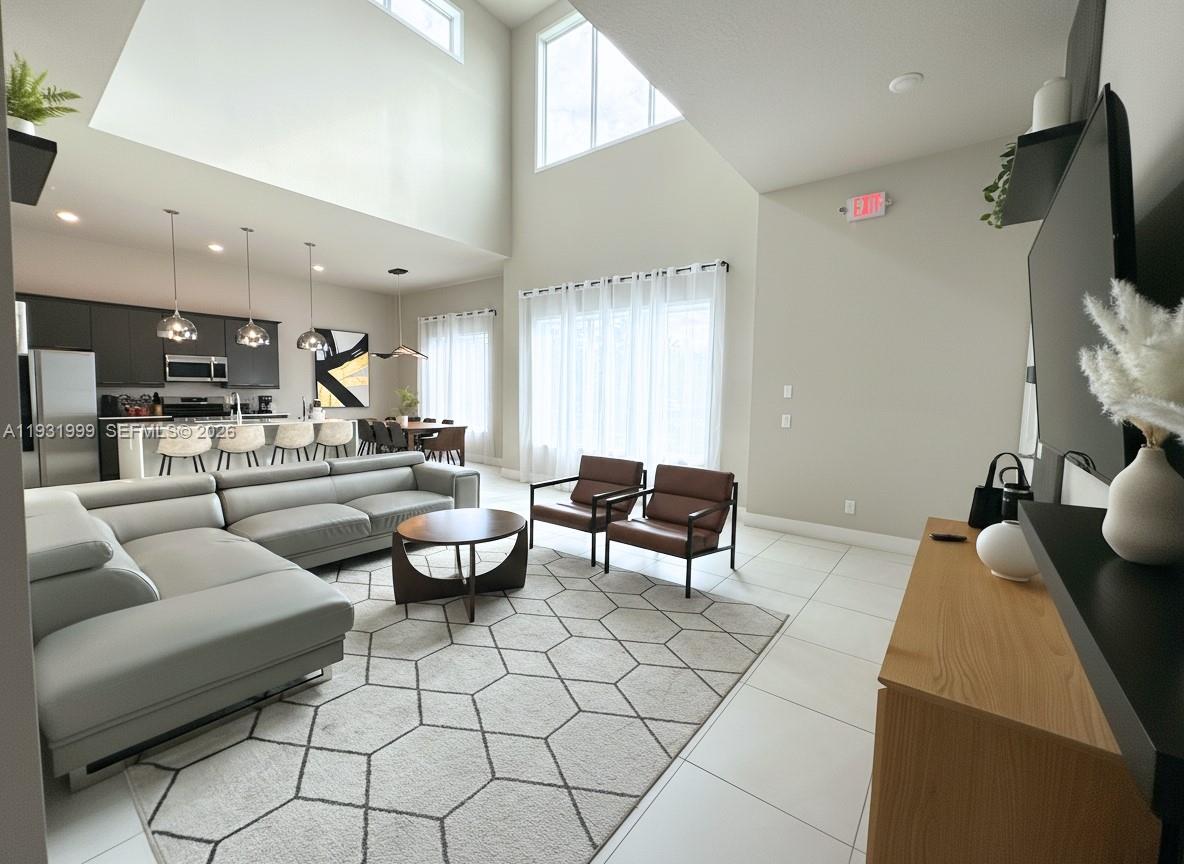 7760 Sandy Rdg Dr #206