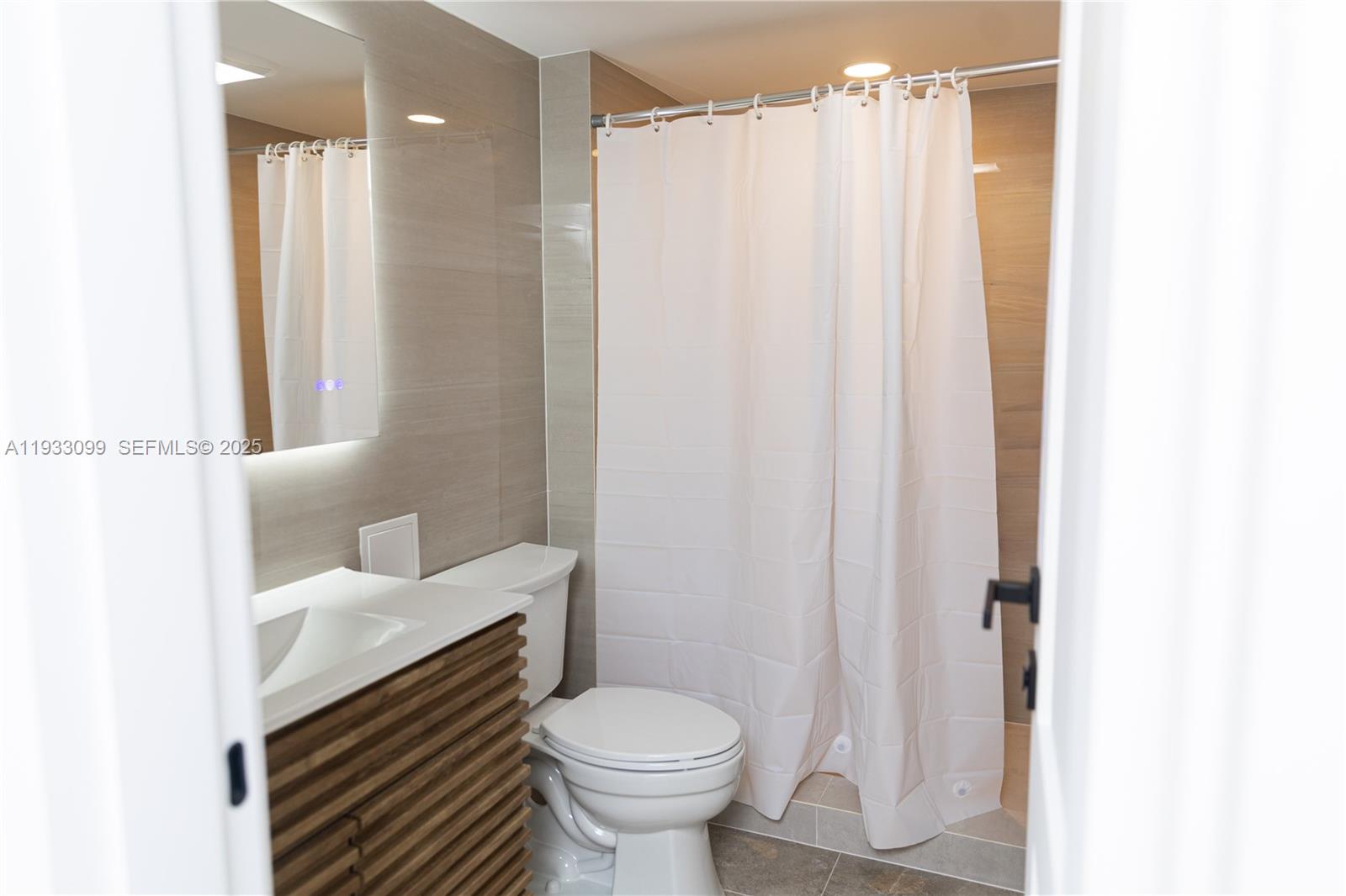 Undisclosed Address Aventura, FL 33180