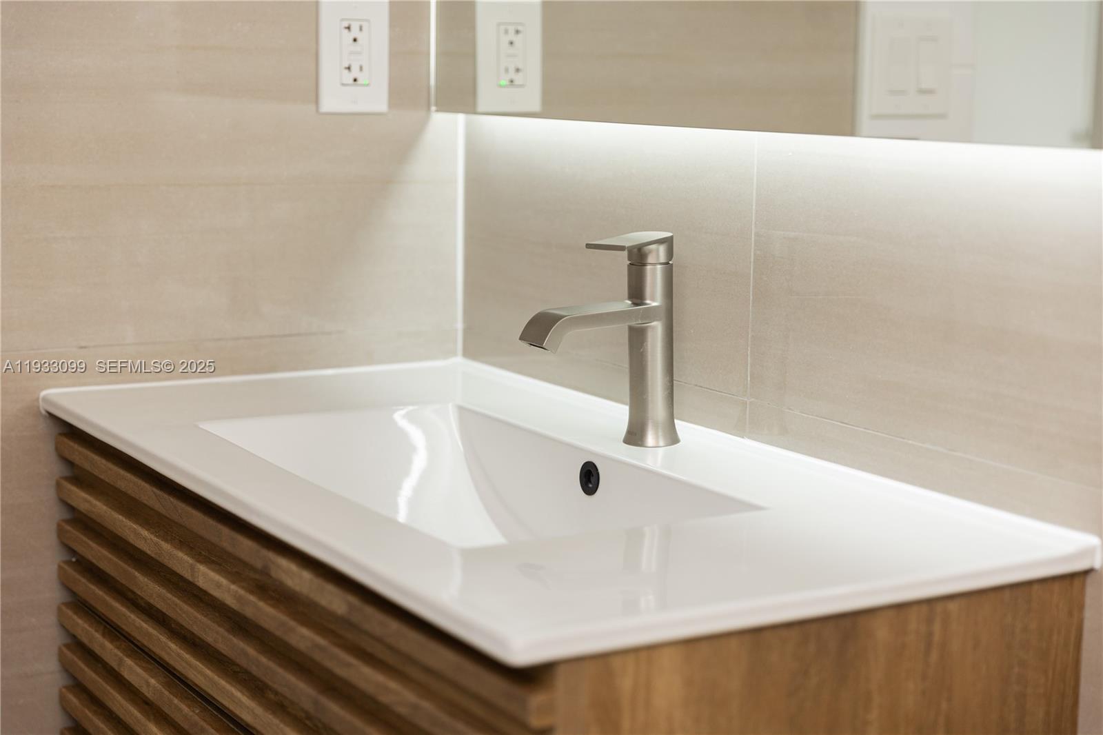 Undisclosed Address Aventura, FL 33180