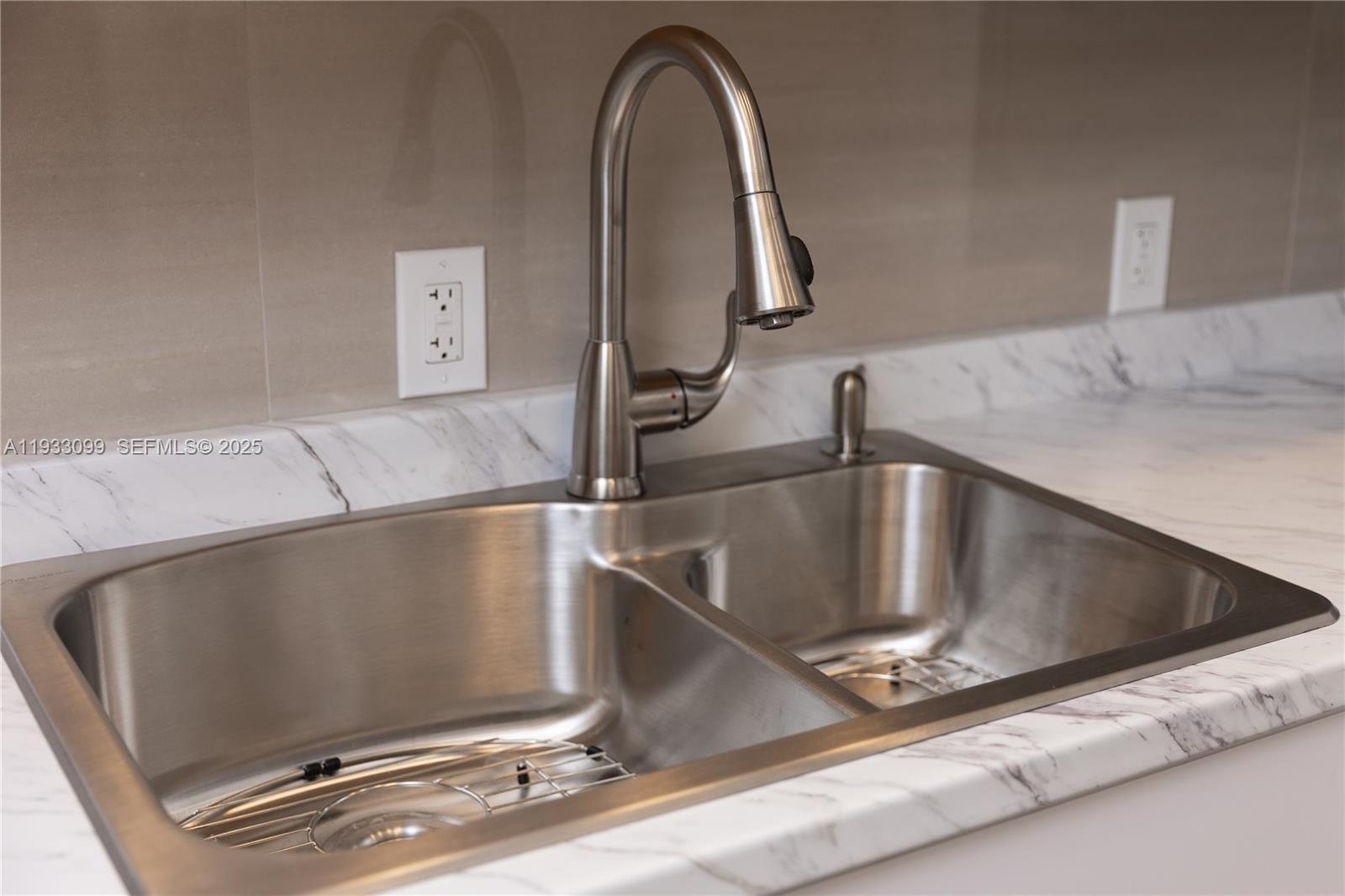 Undisclosed Address Aventura, FL 33180