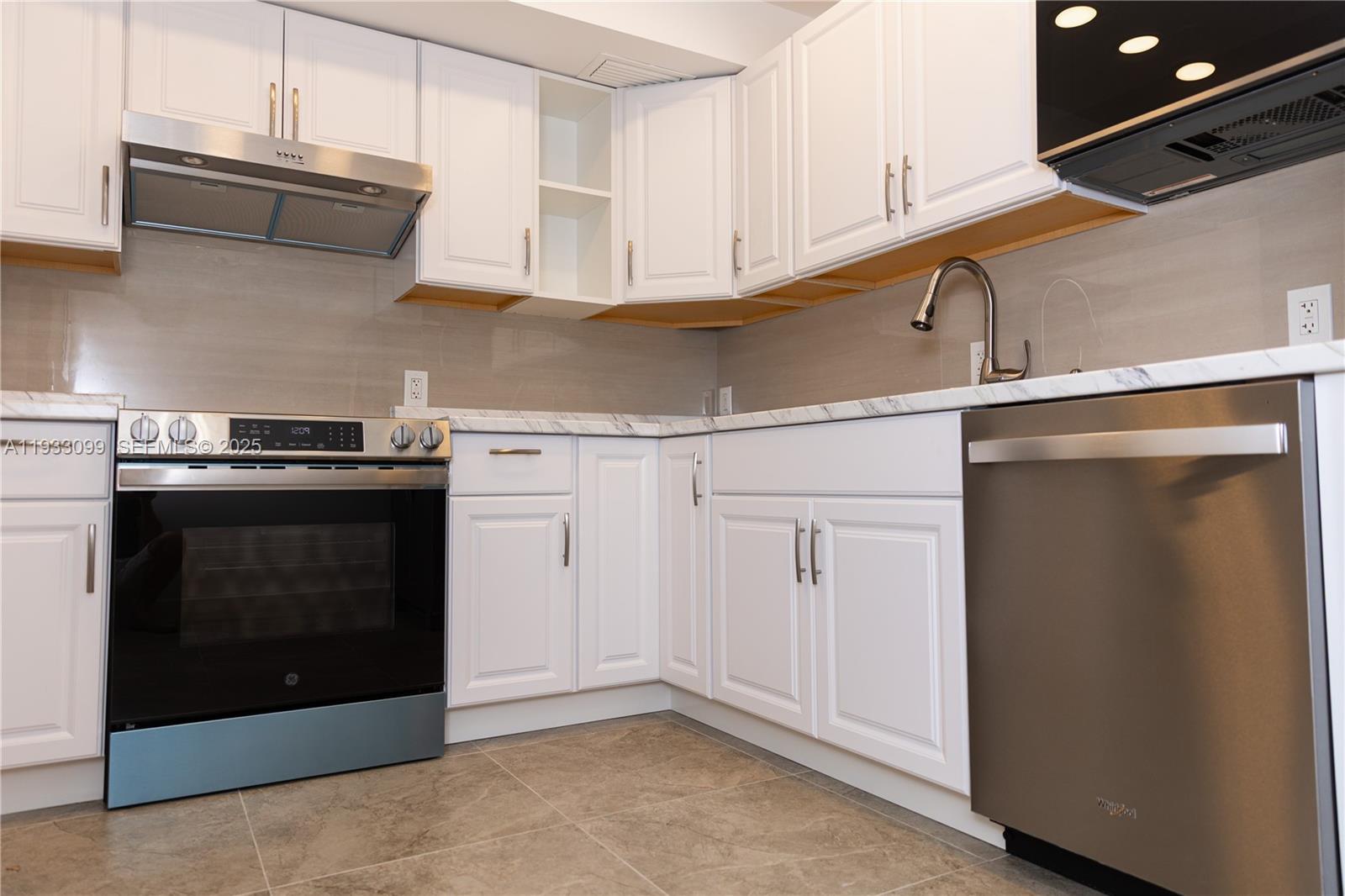 Undisclosed Address Aventura, FL 33180