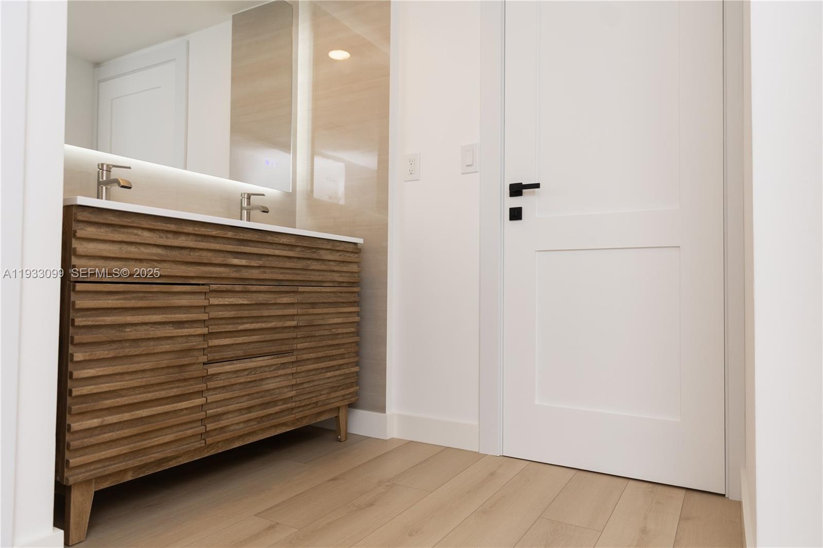 Undisclosed Address Aventura, FL 33180