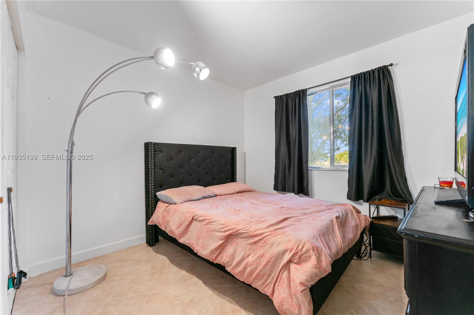 3021 N Oakland Frst Dr #208 Oakland Park, FL 33309