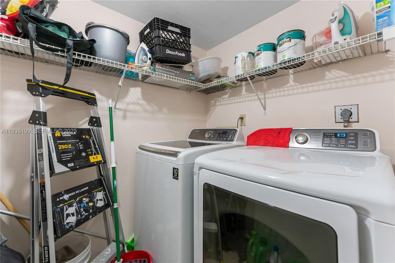 3021 N Oakland Frst Dr #208 Oakland Park, FL 33309