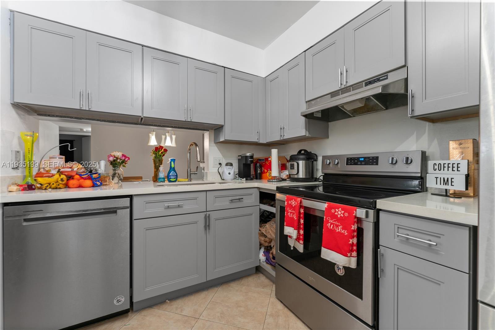 3021 N Oakland Frst Dr #208 Oakland Park, FL 33309