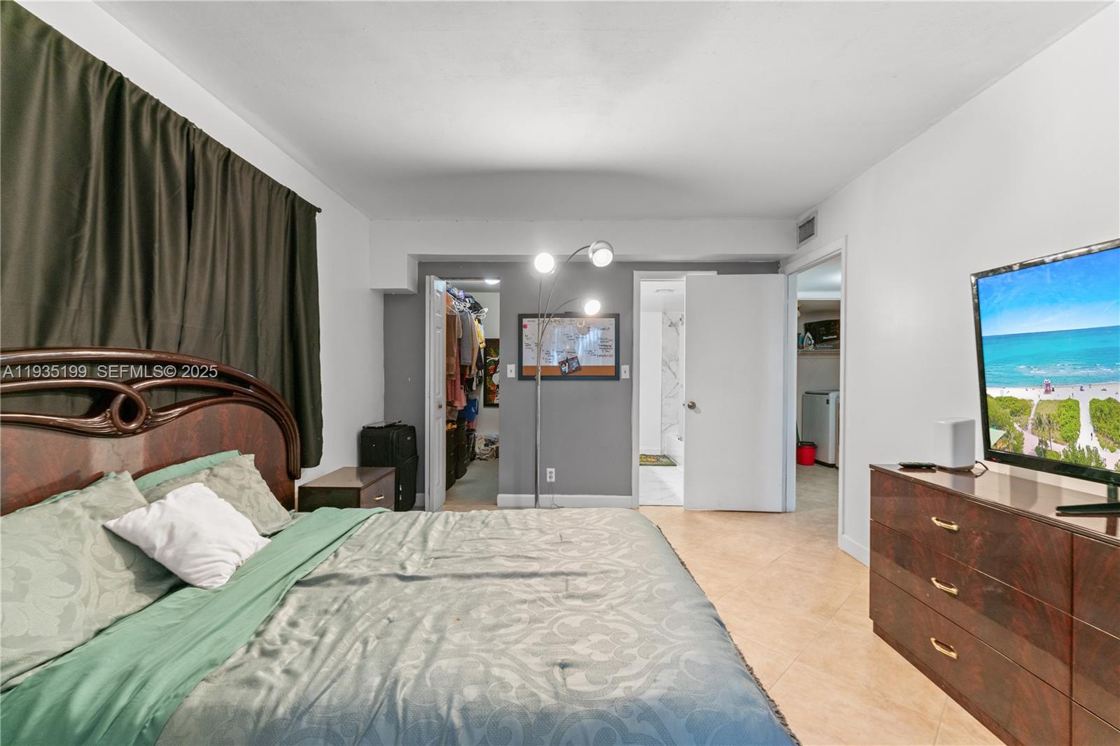 3021 N Oakland Frst Dr #208 Oakland Park, FL 33309