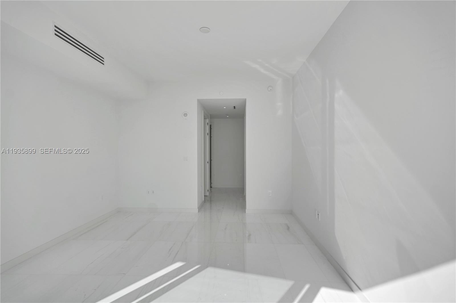 image Aston Martin Residential35