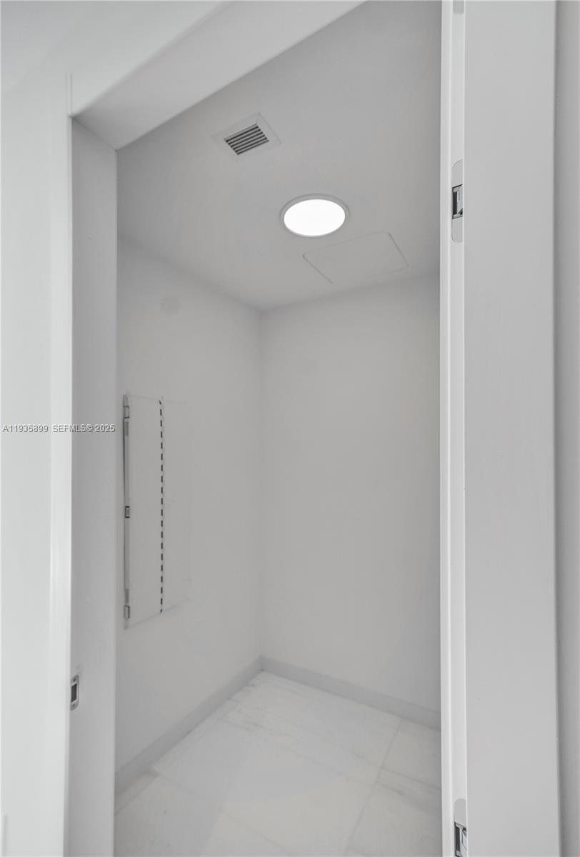 image Aston Martin Residential36