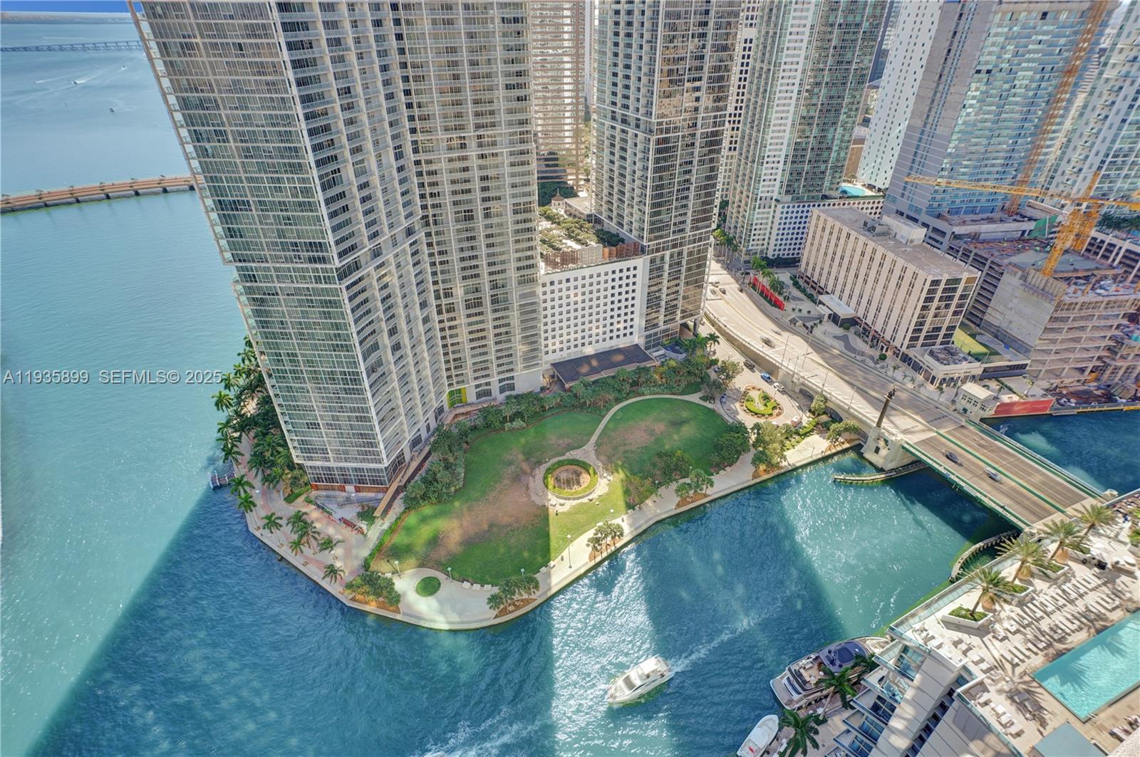 image Aston Martin Residential55