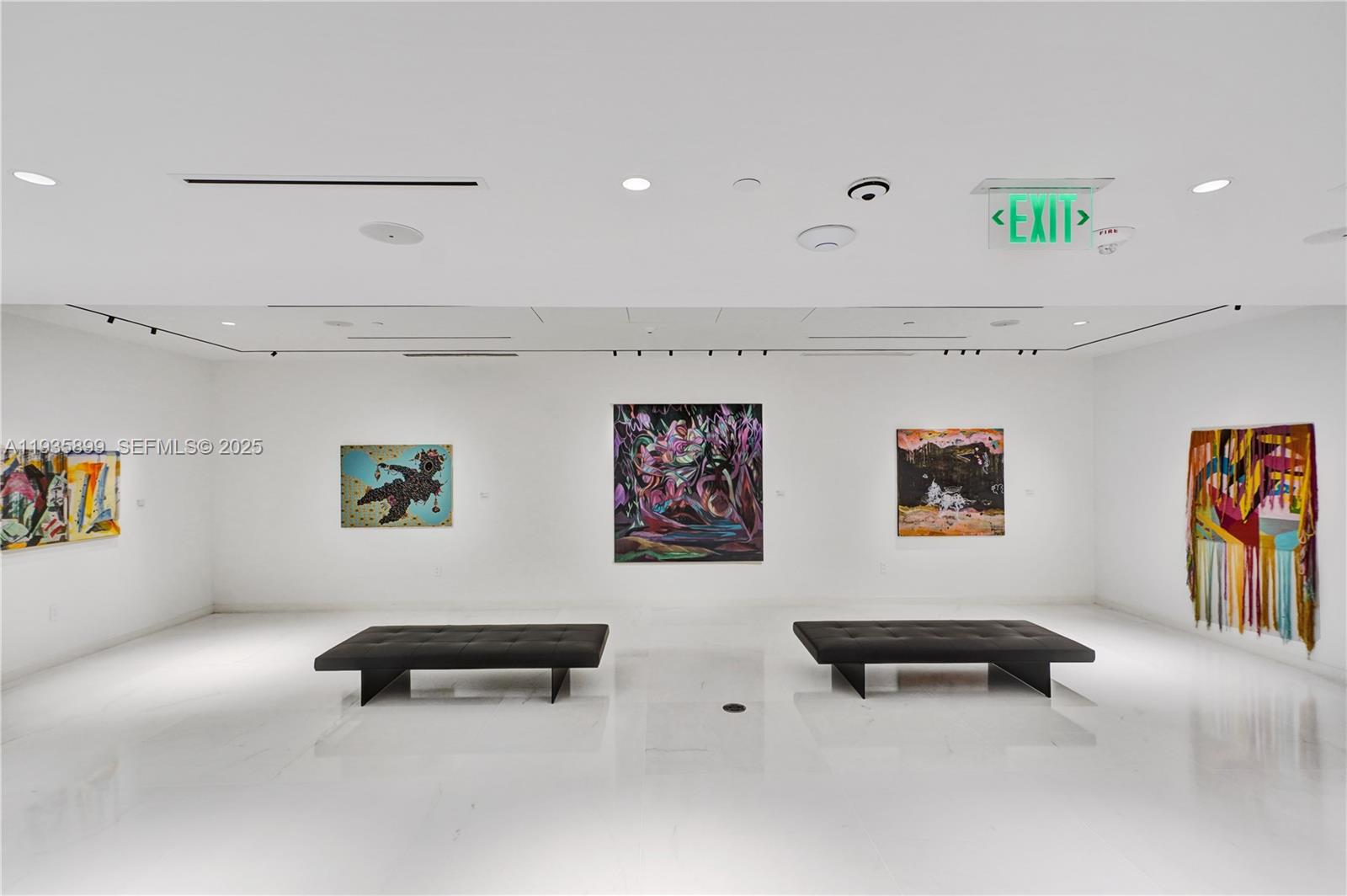 image Aston Martin Residential61