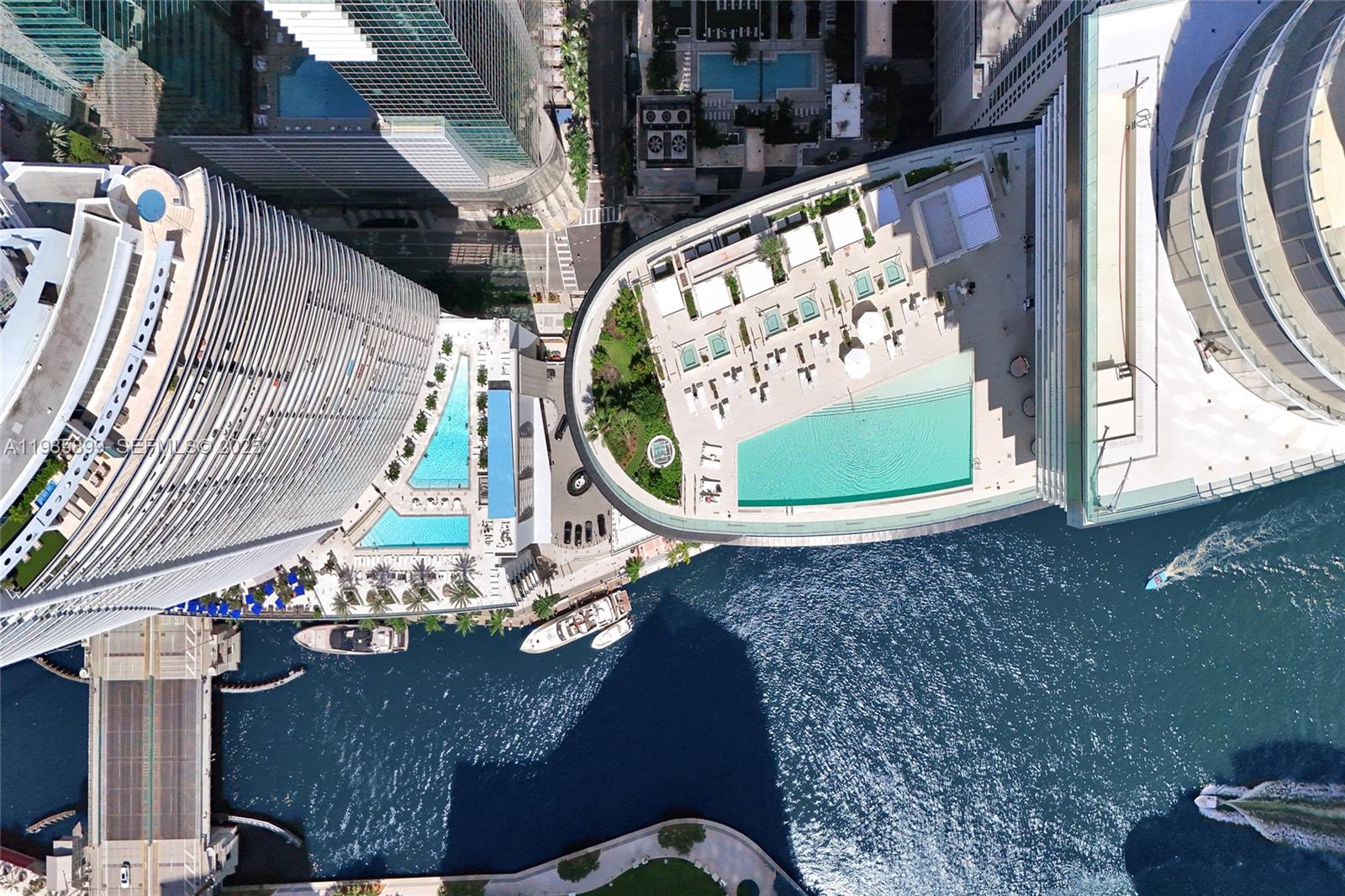 image Aston Martin Residential6