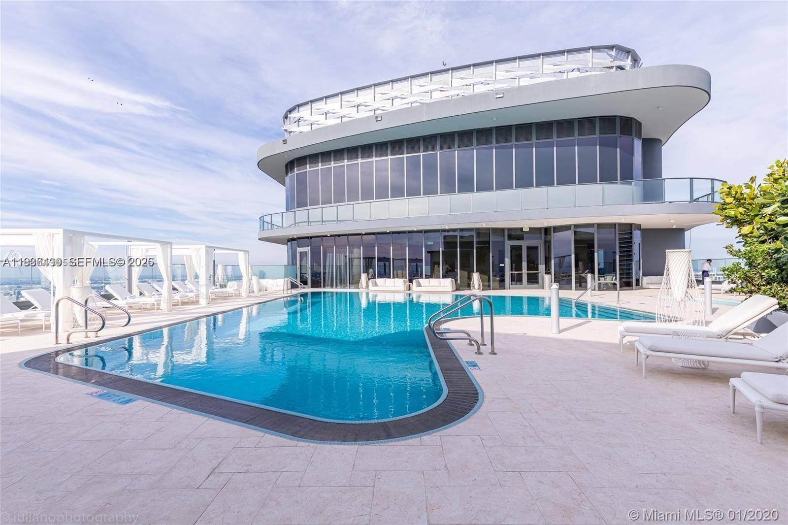 image Brickell Flatiron21