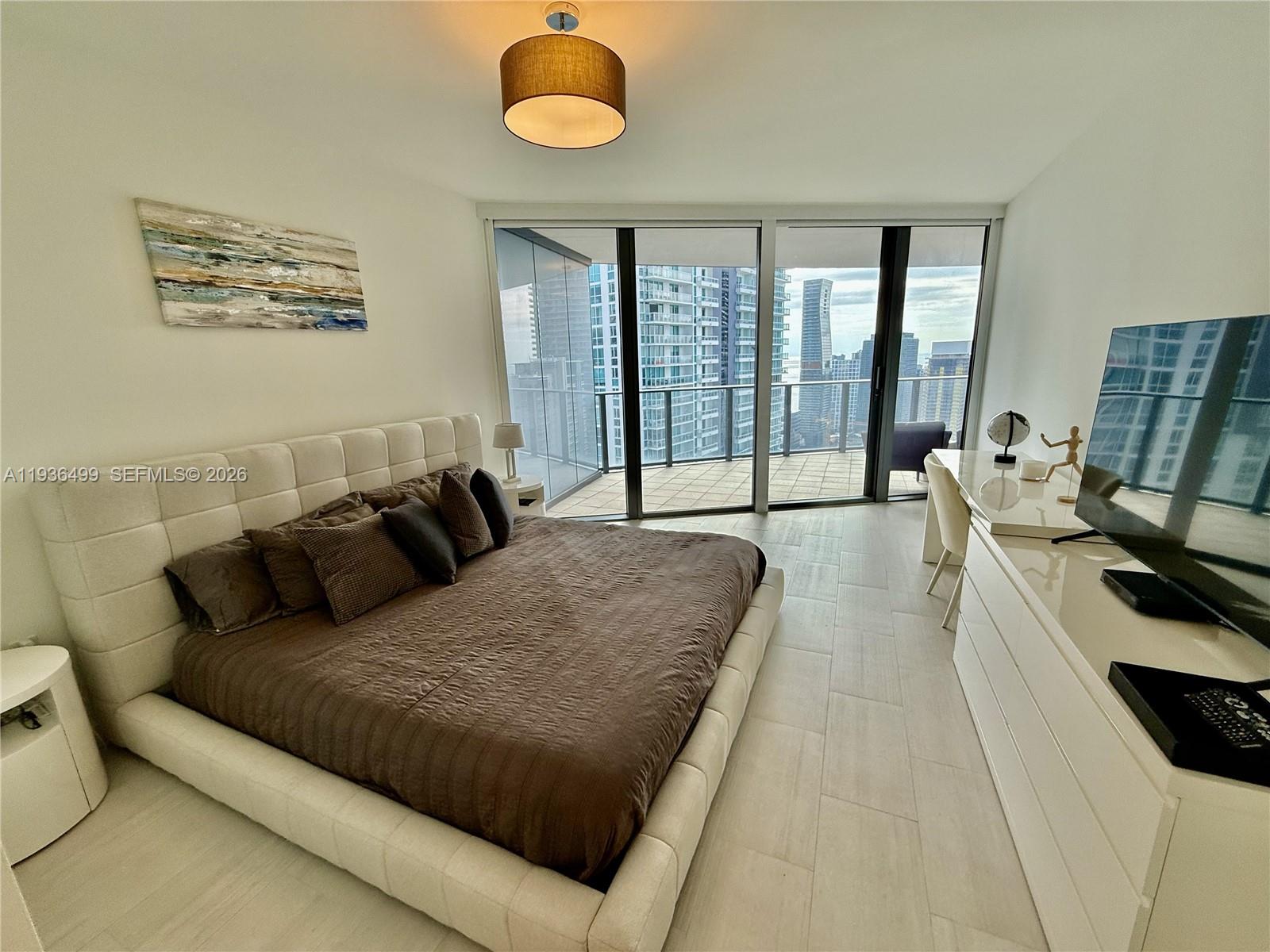 image Brickell Flatiron5