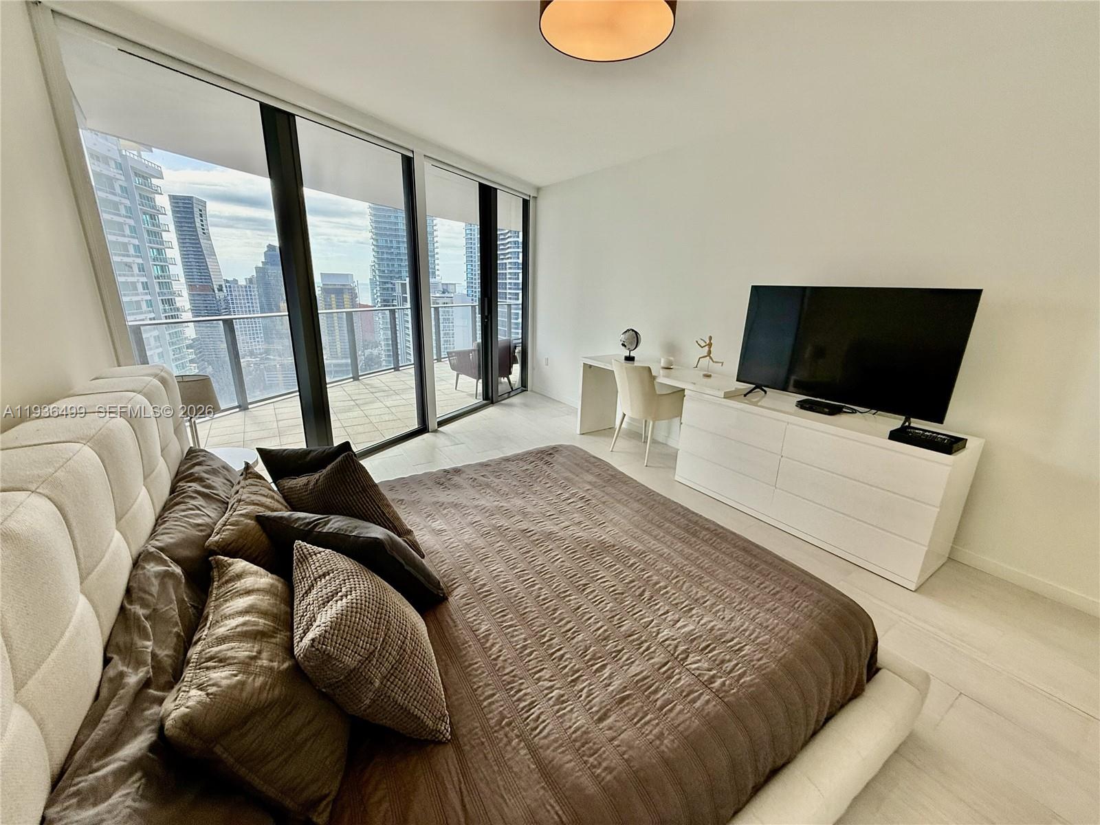 image Brickell Flatiron6