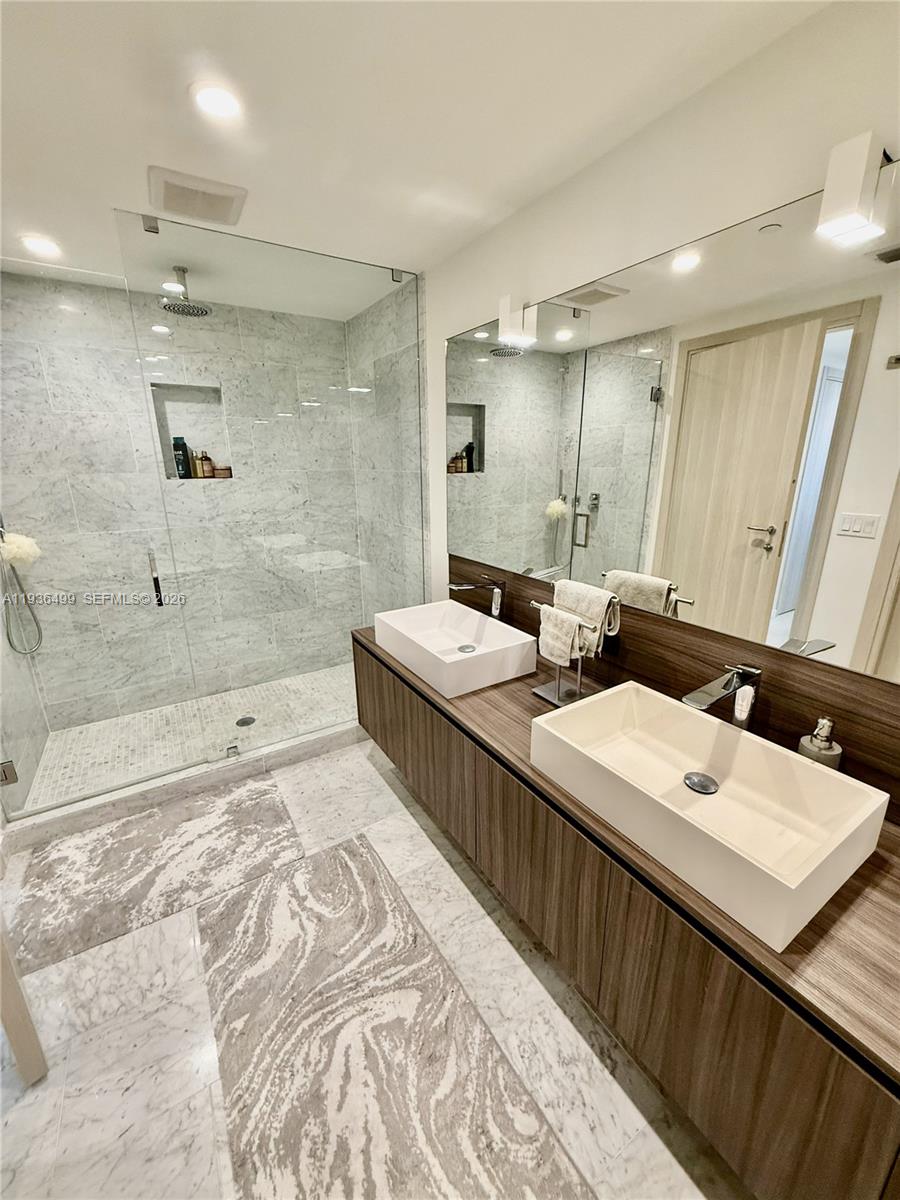 image Brickell Flatiron7