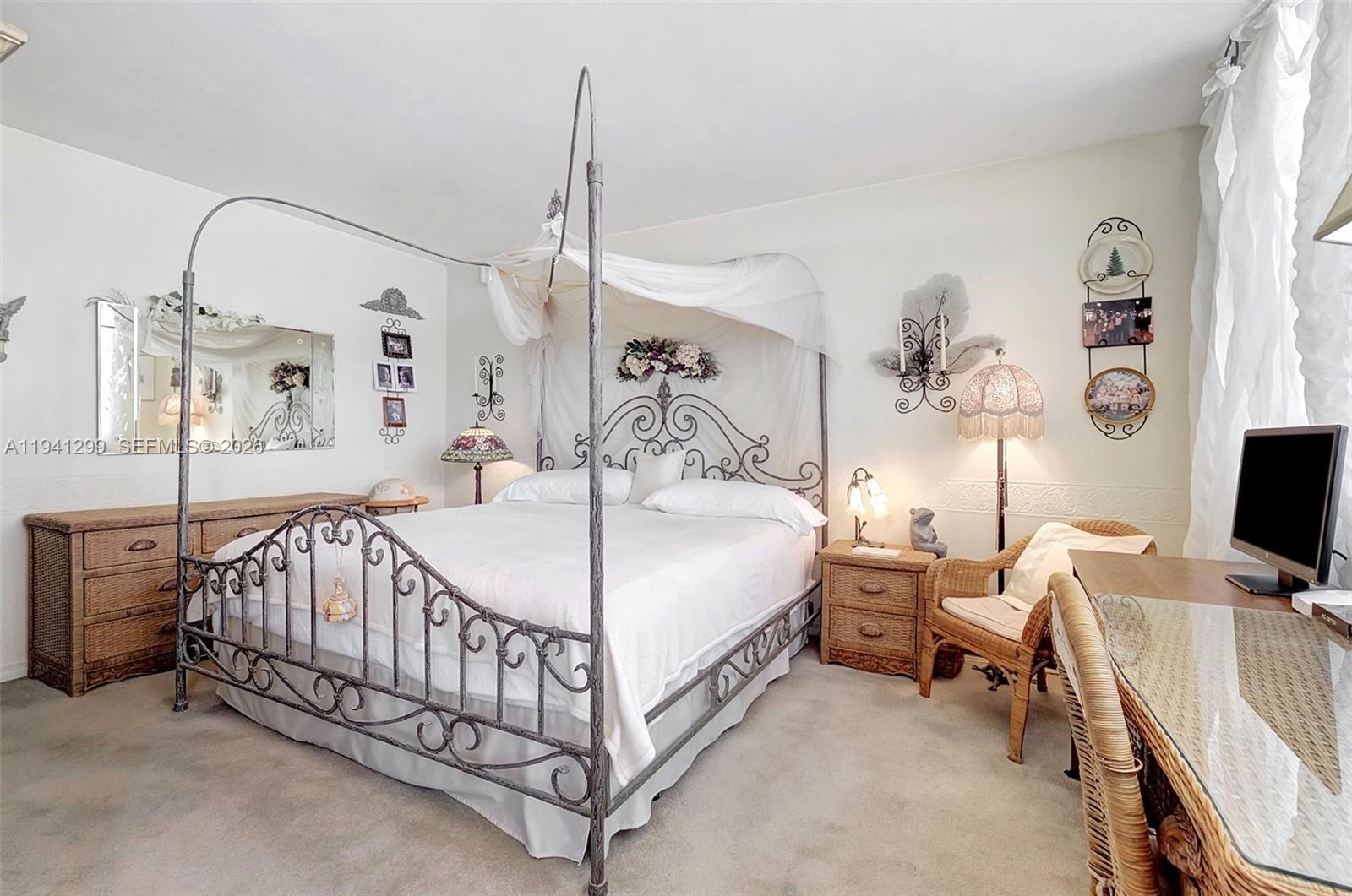 5005 Collins Ave #1224 Miami Beach, FL 33140