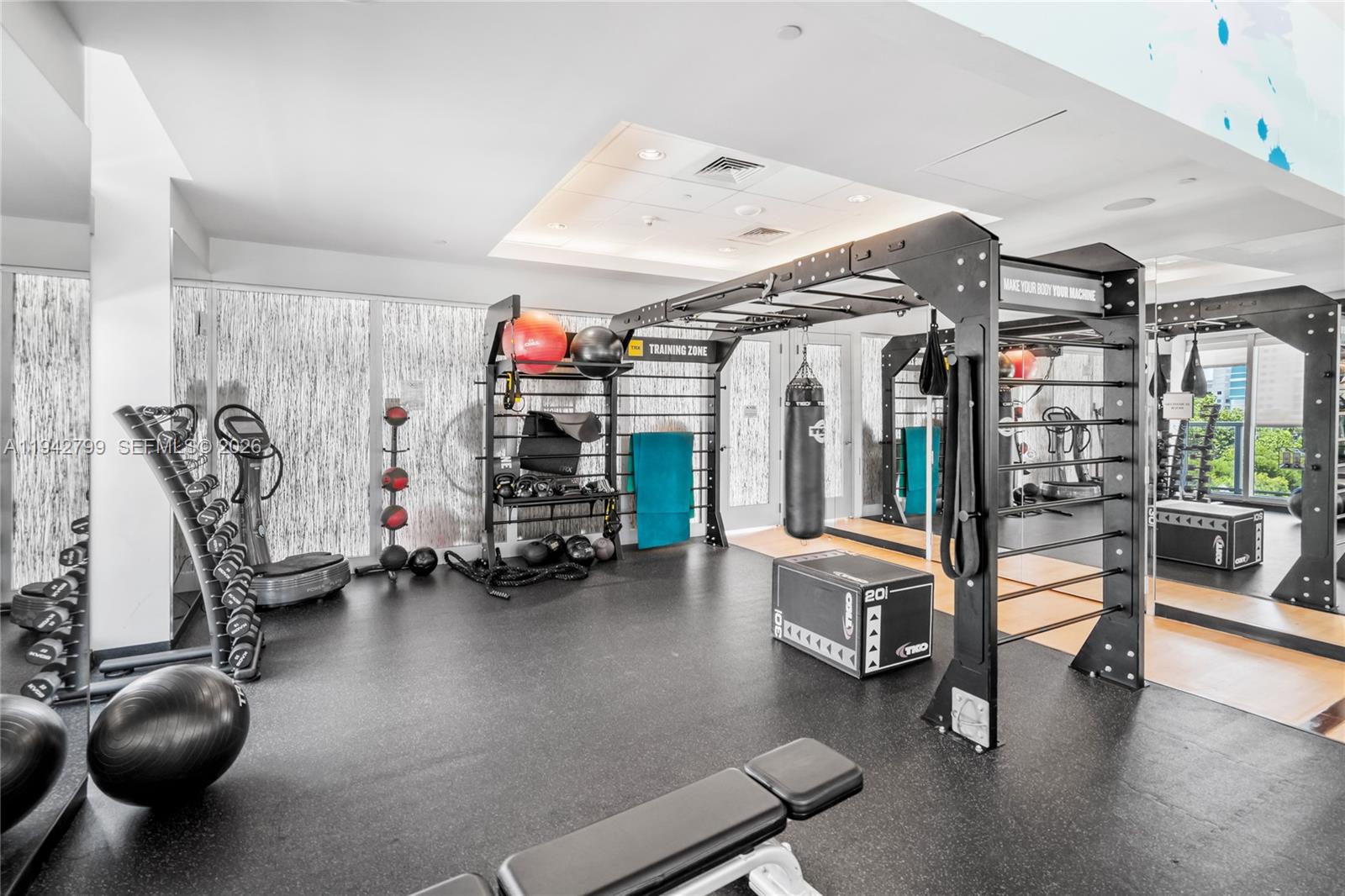 image Axis On Brickell45