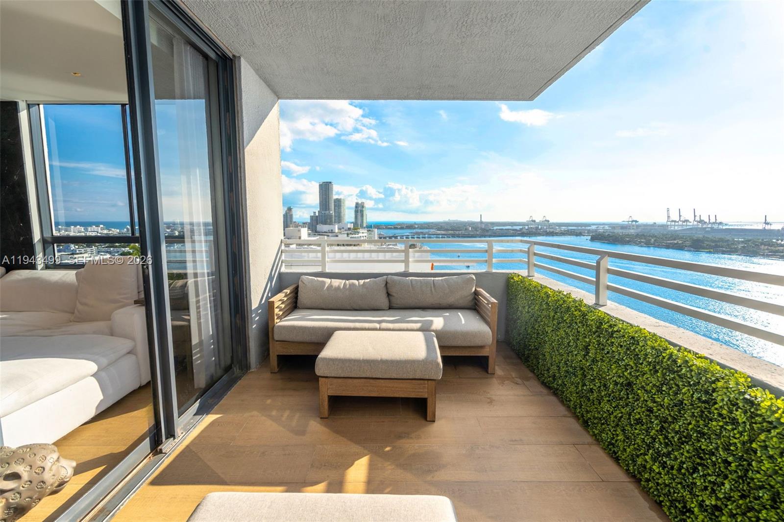 image The Waverly at South Beach7